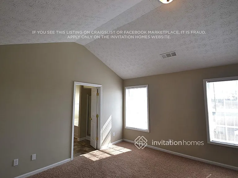 940 Clairidge Ln — Photo 6