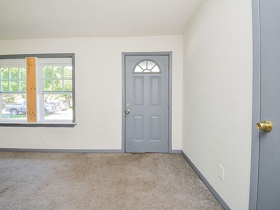 3rd image of 13010 Joliet St