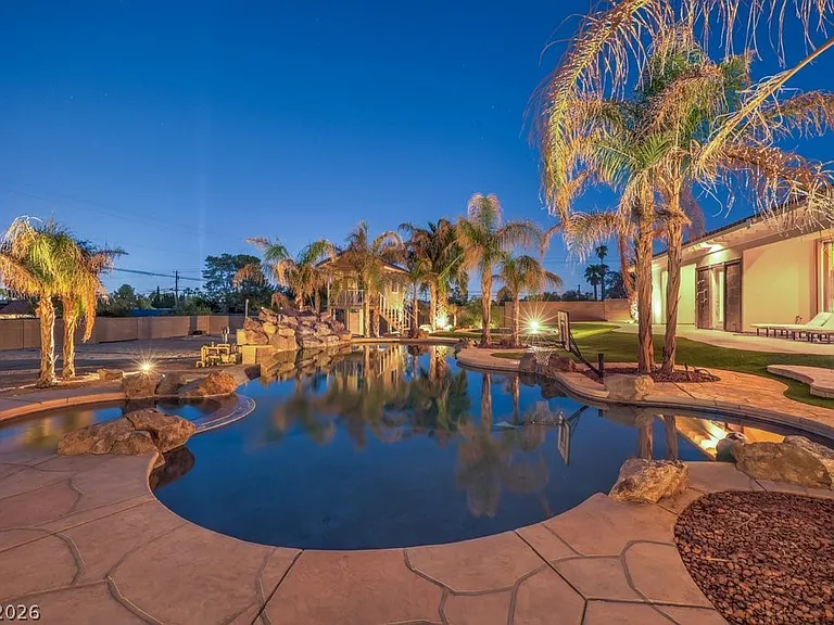 2780 El Camino Rd — Photo 16