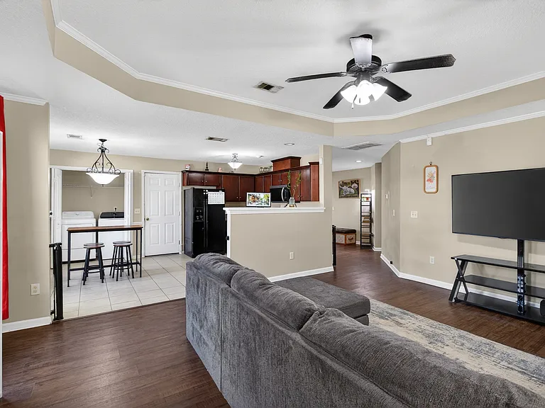 31 Idus Ln — Photo 25