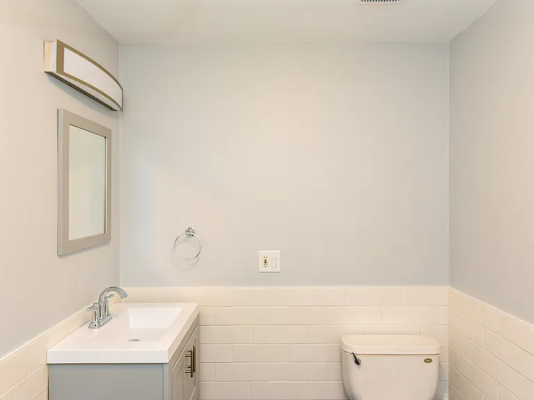 1924 S Loomis St #2R — Photo 4