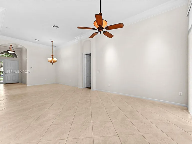 6823 Fabiano Cir — Photo 18