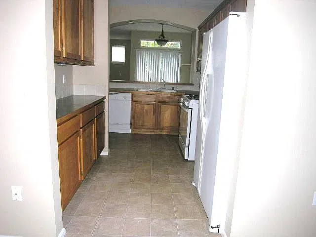 2 bed, 2.5 bath, 1357 sqft, $2,490 — Photo 3