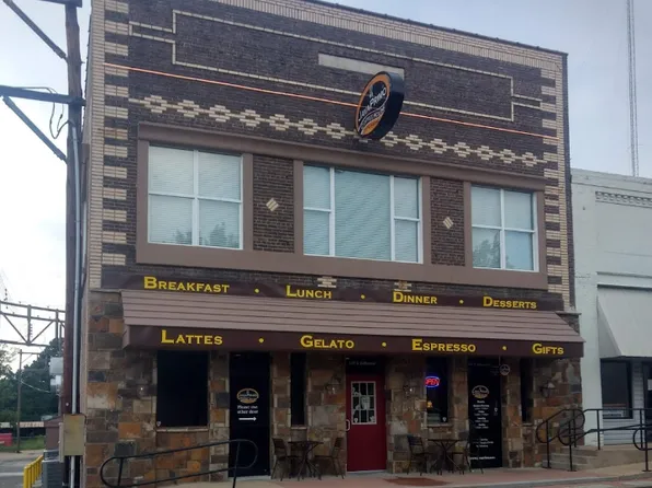 121 S Jefferson St #3, Magnolia, AR 71753