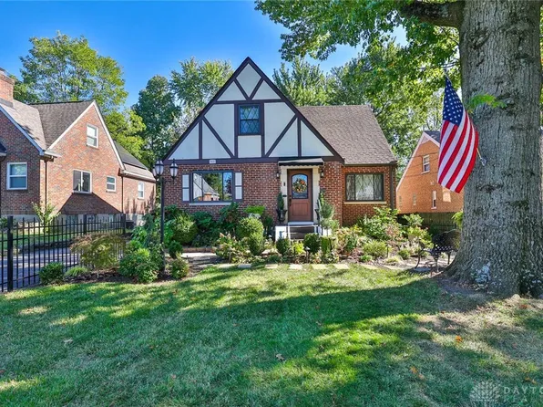 3435 Locust Ln, Cincinnati, OH 45238