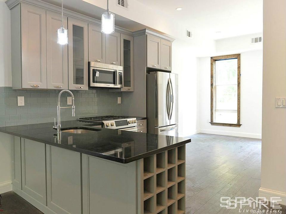 1st image of 436A Marion St APT 2
