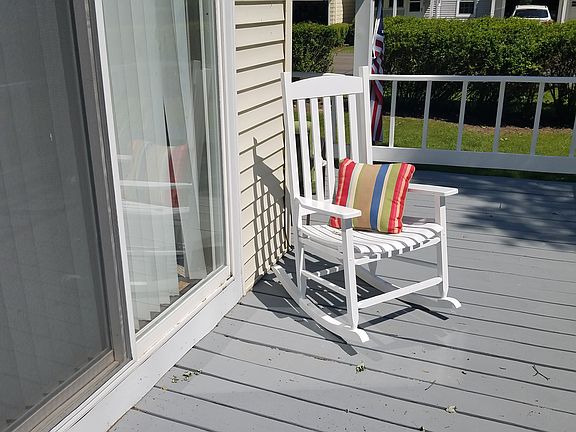 5th image of 158 E Terrace Ave