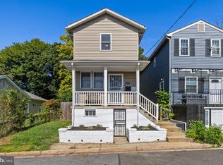 5904 Crown St, Capitol Heights, MD 20743