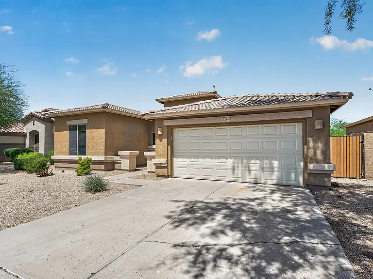 17846 W Buckhorn Dr — Photo 24