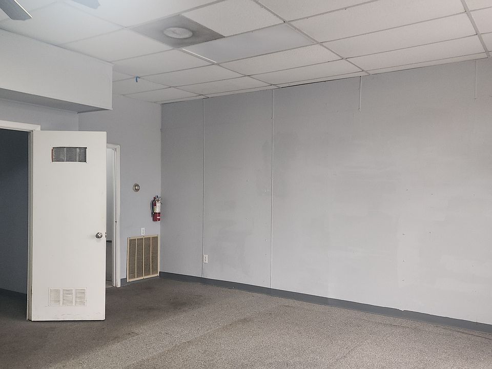2nd image of 3008 S Olive St