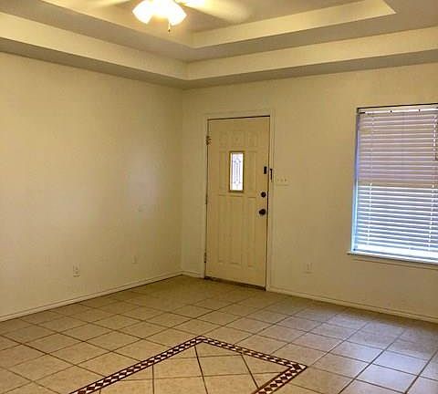 5th image of 207 Colorado Dr