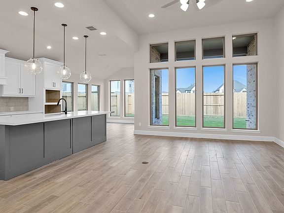3rd image of 2903 Sweet Honey Ln