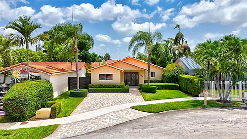 13463 SW 39th Ln Photo 1