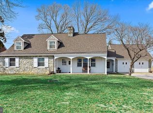 207 W Conestoga St, New Holland, PA 17557