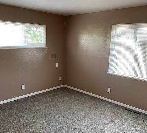 5th image of 320 Watson Ln