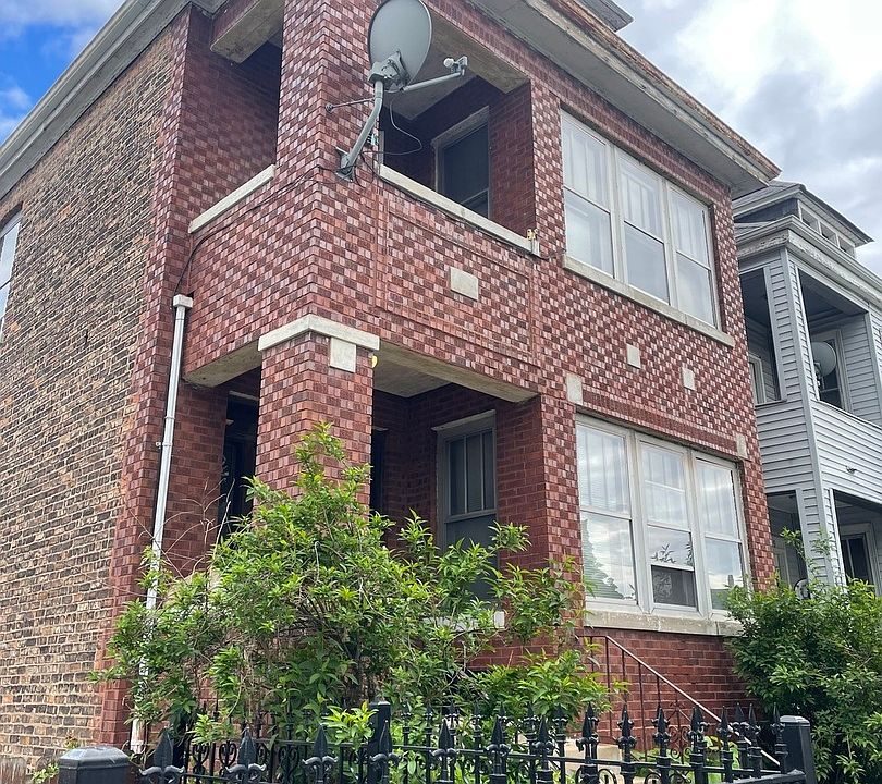 1st image of 4027 S Maplewood Ave