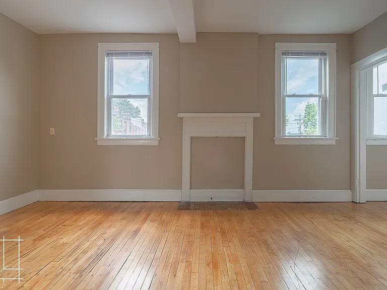 2487 Summit St #2491 — Photo 5