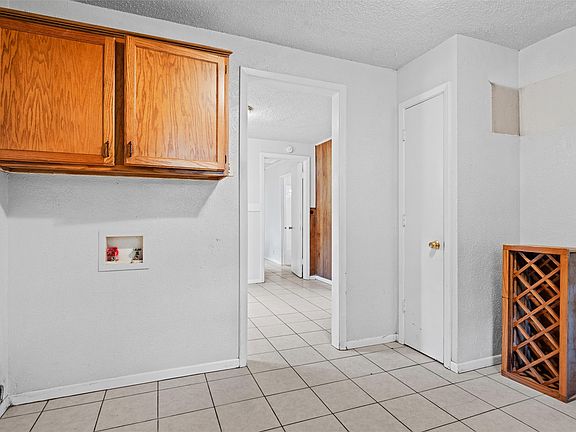 5th image of 1015 Wilshire Blvd