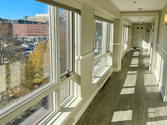 4th image of 714 Chandlers Wharf #714