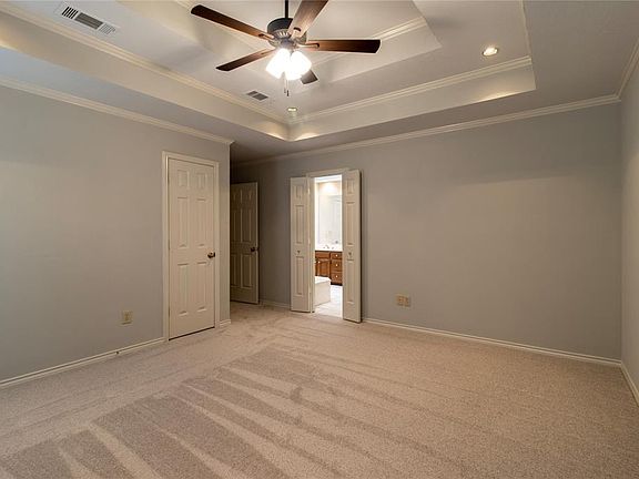 5th image of 2416 Redfield Dr