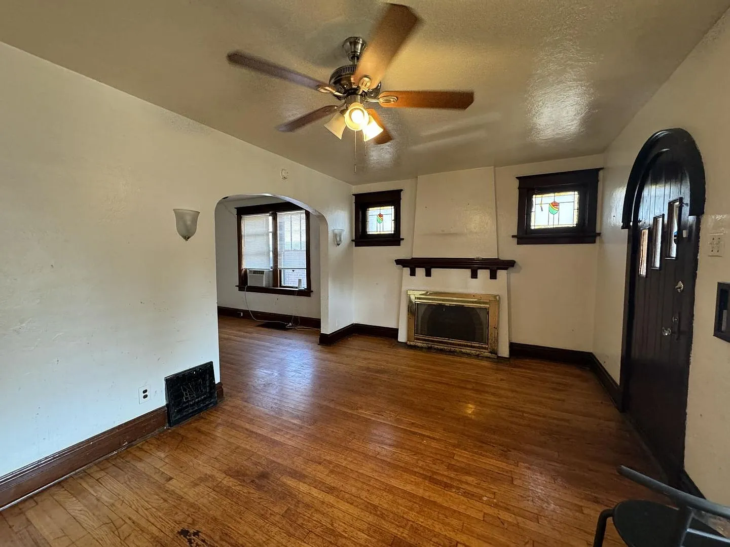Lovely 2 Bedroom / 1 Bath for Rent - Section 8 Welcome — Photo 3