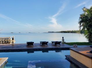 1860 Venetian Point Dr, Clearwater, FL 33755