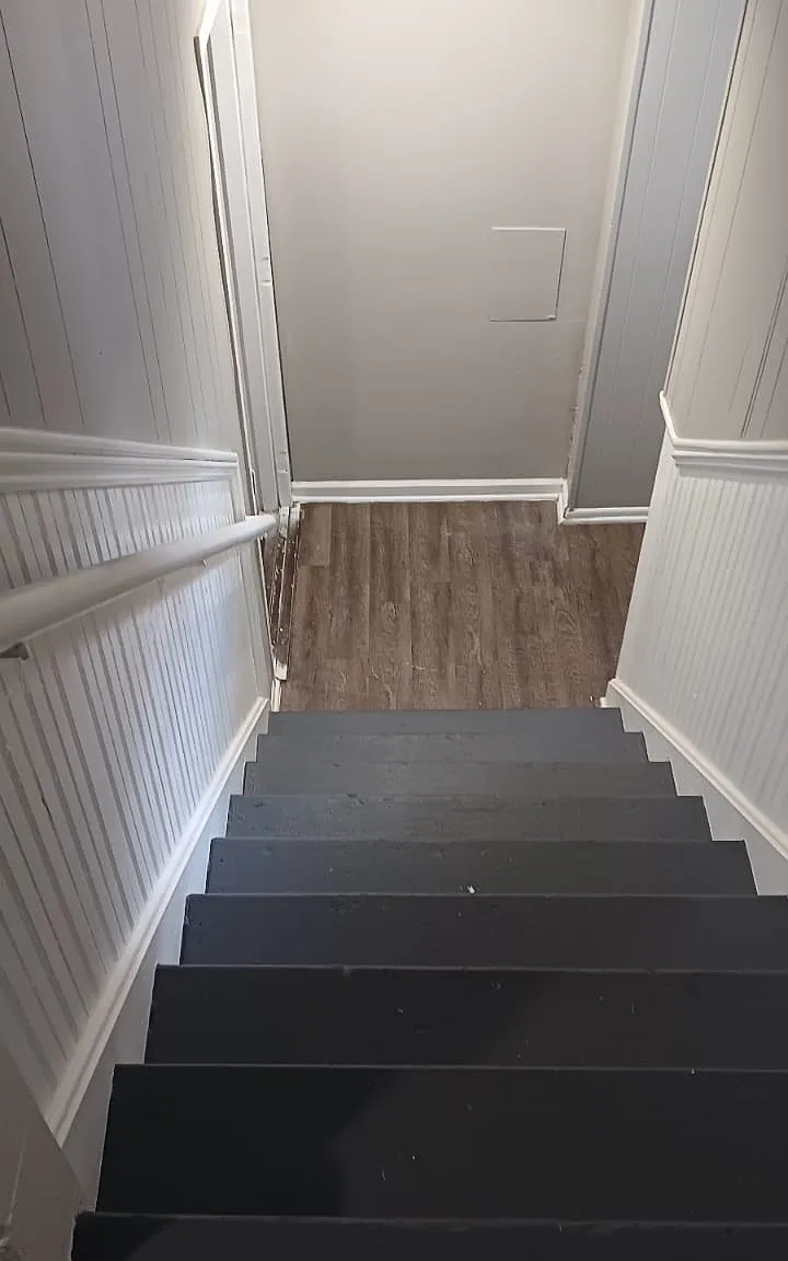 215 Virginia Ave — Photo 2
