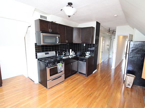 2nd image of 1534 N Western Ave APT 3F