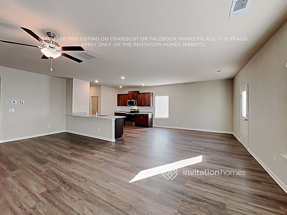 5th image of 516 Moline Way