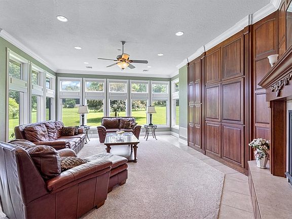 5th image of 21685 Merion Ct