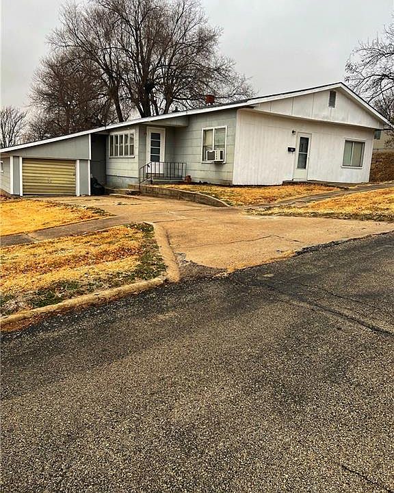 811 Nebraska St, Mound City, MO 64470 Zillow