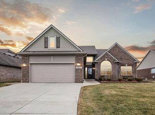 36172 Fairway Dr, Livonia, MI