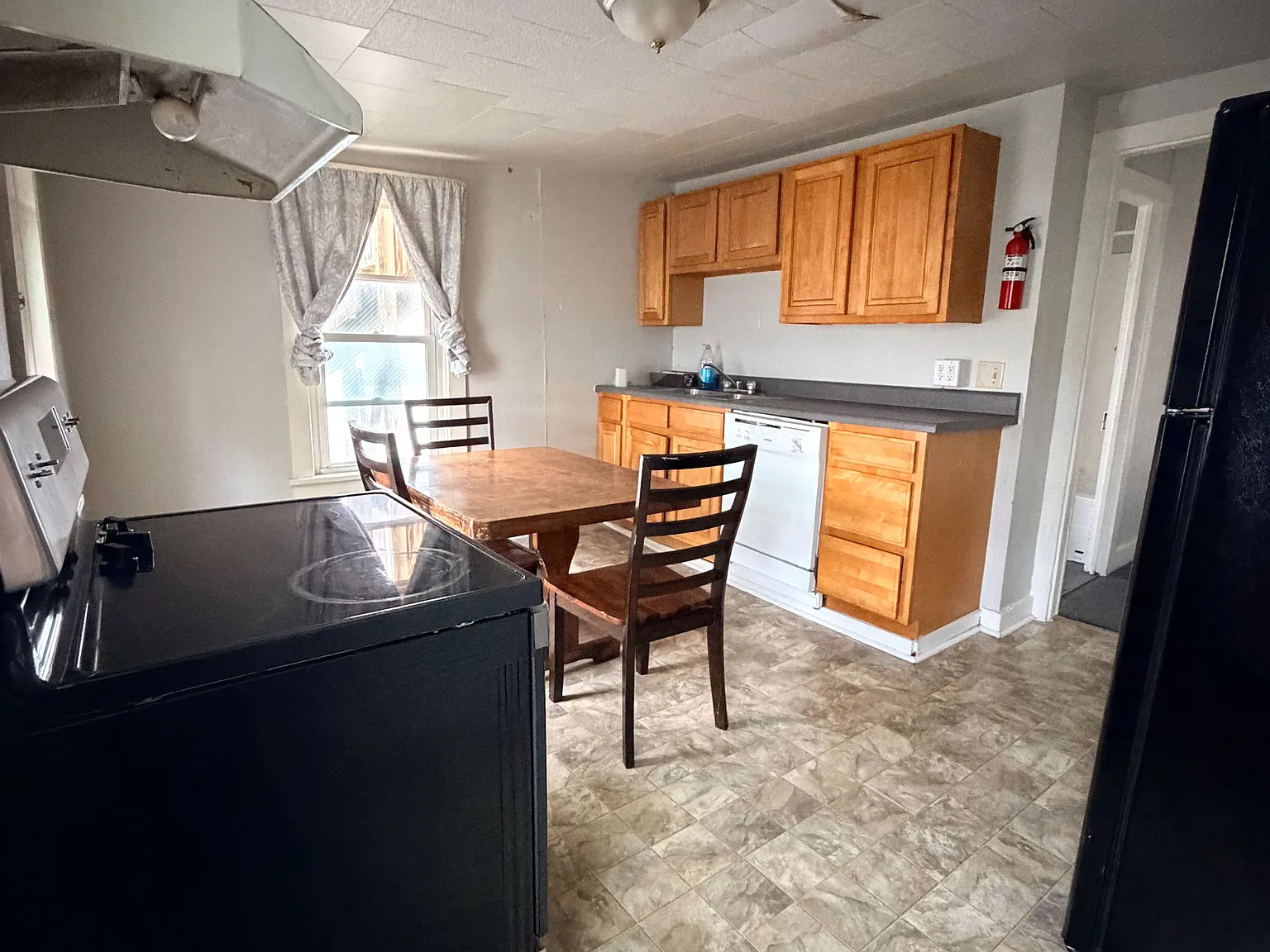 2 bed, $1,100 — Photo 4