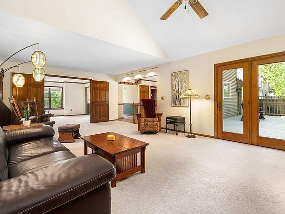 5th image of 165 Briarbend Blvd