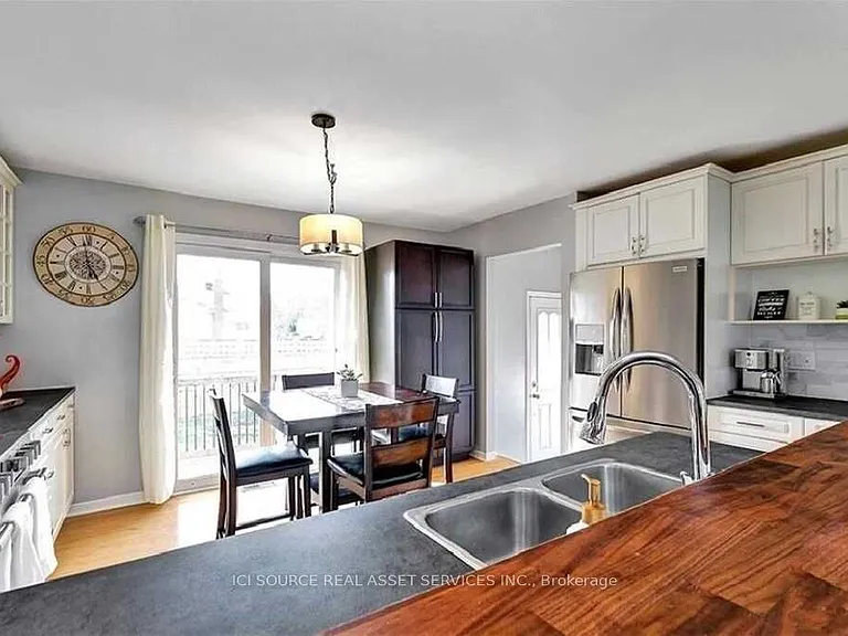 29 Uxbridge Cres — Photo 10