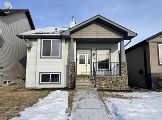 39 N Reynolds Rd, Sylvan Lake, AB T4S0C2