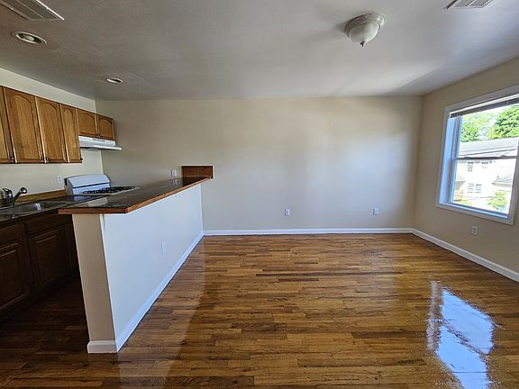 5th image of 645 Washington Ave #B2