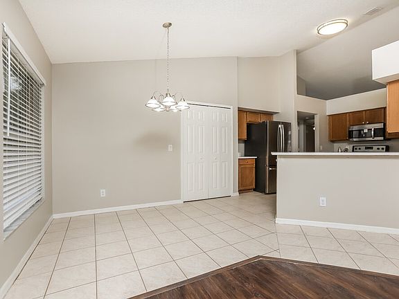 5th image of 13709 Valleybrooke Ln