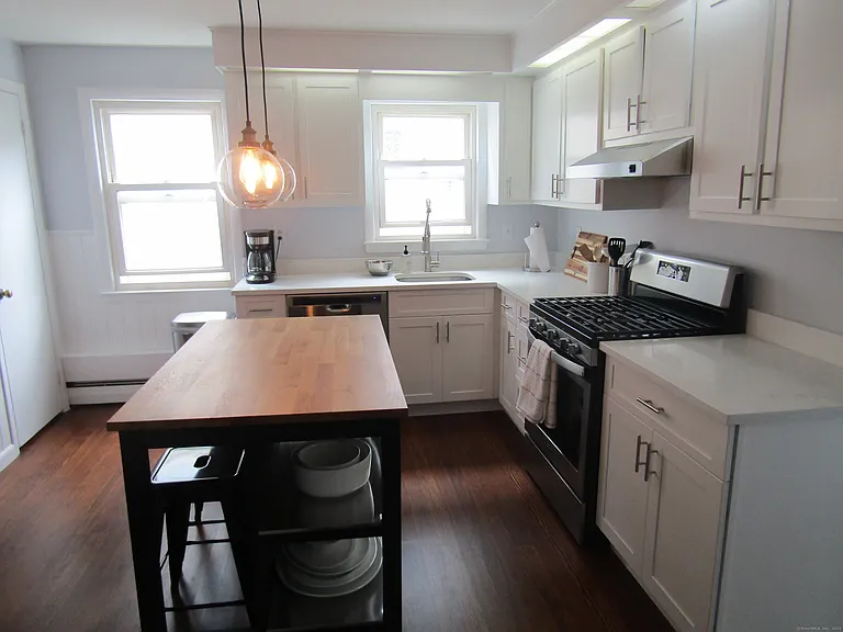 48 Beach Ave — Photo 10