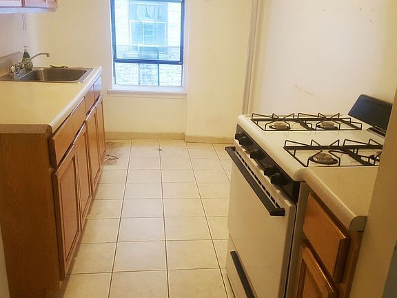3rd image of 284 Eastern Pkwy APT 2L