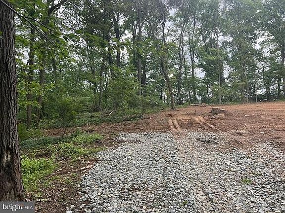 3rd image of 1085 Stoney Hill Rd