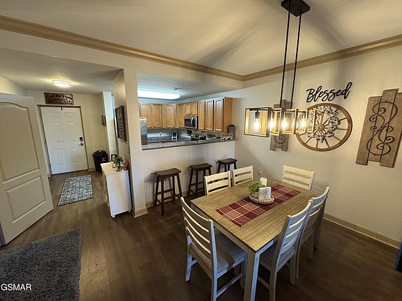 5th image of 124 Plaza Dr #2403