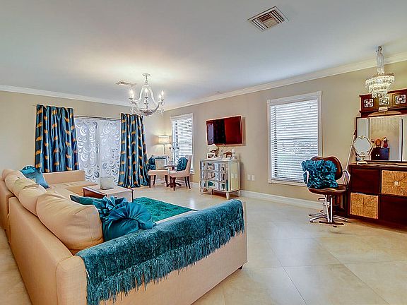 4th image of 192 SE 1 St Circle #14b