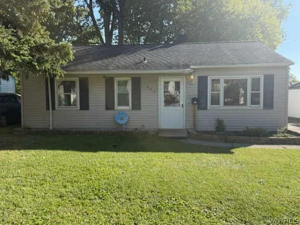 659 70th St, Niagara Falls, NY 14304