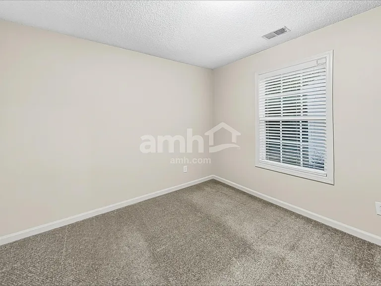 1759 Maxey Ln — Photo 14
