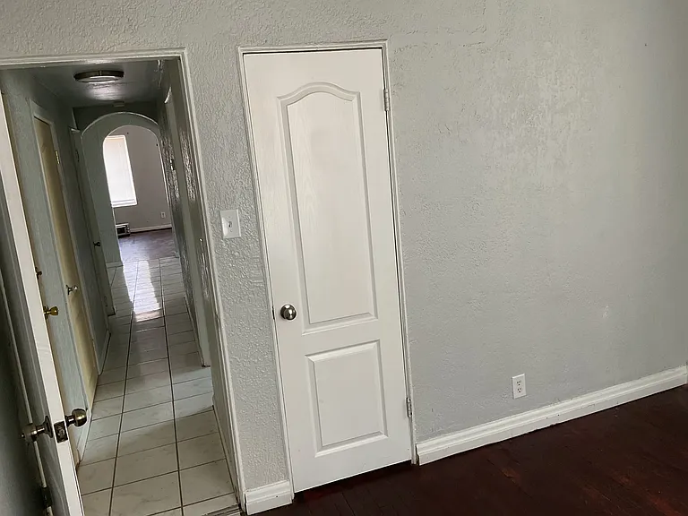 3910 La Luz Ave — Photo 13