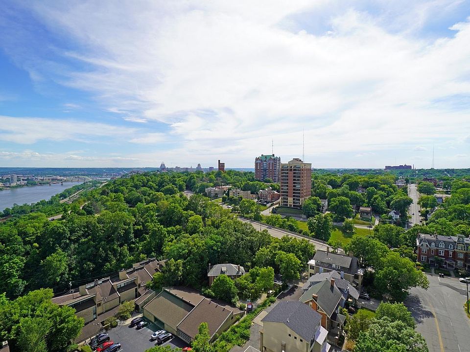 1st image of 2200 Victory Pkwy APT 2107