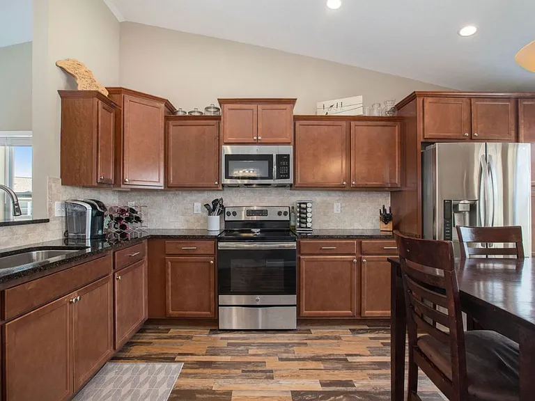 1328 Ellery Grove Ct — Photo 3