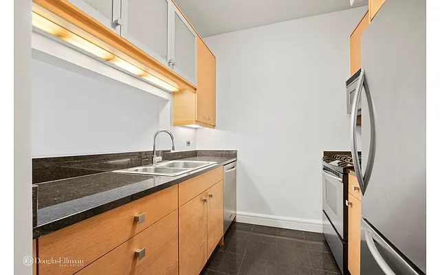 Sold by Douglas Elliman | media 4