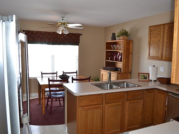 5th image of 938 Bristol Ln